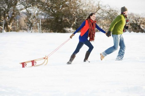 Rodeln ist der beliebtesten Wintersportarten für Jung und Alt